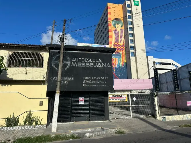 GÓIS ALUGA CASA com ponto comercial - 210 metros quadrados 2 quartos em Messejana - Fortal
