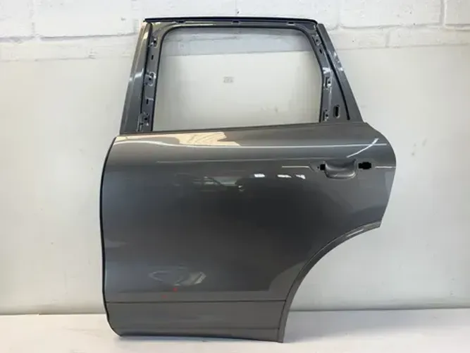 Porta Traseira Esquerda Porsche Cayenne 2011 2014 Detalhe Traseira Esquerda Cinza-escuro