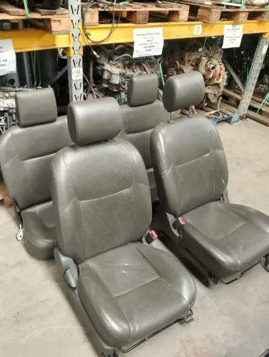 Jogo de Bancos de Couro Nissan Frontier 2.5 172cv 2011/2012