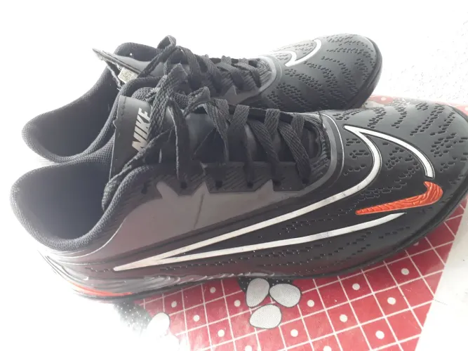 Chuteira Nike phanton