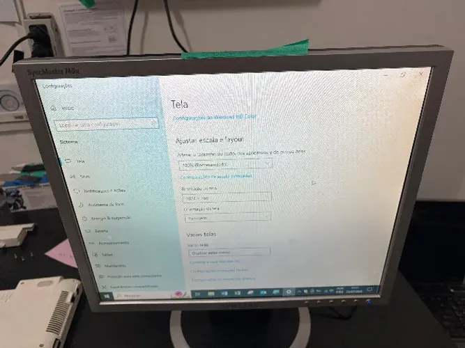 Monitor Samsung 740N - usado - defeito - leia