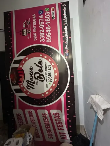 Placa para fachada, estrutura de metal
