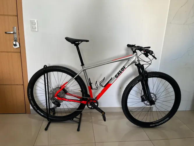 MTB Caloi Elite Tam 19 (RockShox Suspensão) - Pneus Tubeless