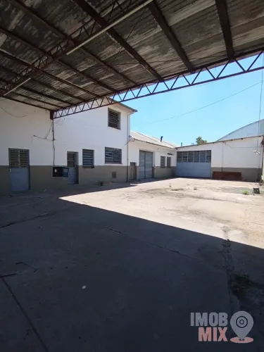 ALUGA-SE DEPÓSITO DE 984M² NO BAIRRO SANTA MARIA GORETTI