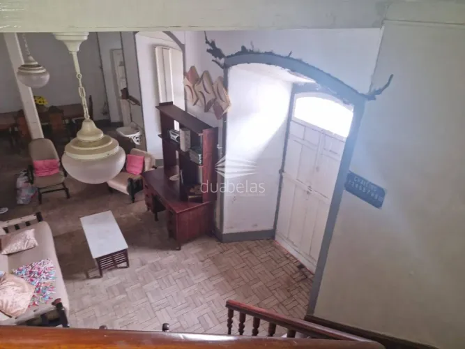 VENDE-SE IMÓVEL COLONIAL NO CALÇADÃO DE PARAIBUNA
