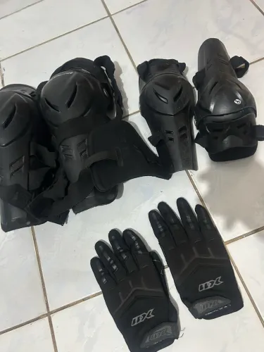 Joelheira e cotoveleira moto