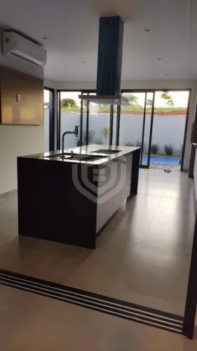 ÓTIMA CASA DISPONÍVEL PARA LOCAÇÃO SITUADA NO TAMBORÉ 3 SUITES