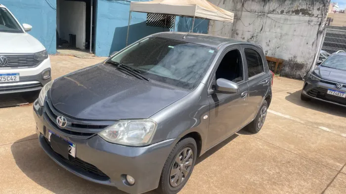 Toyota Etios X 1.3 Flex 16V 5P Mec. 2014