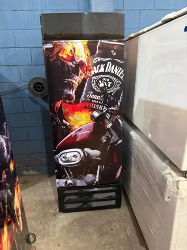 Cervejeira porta cega
