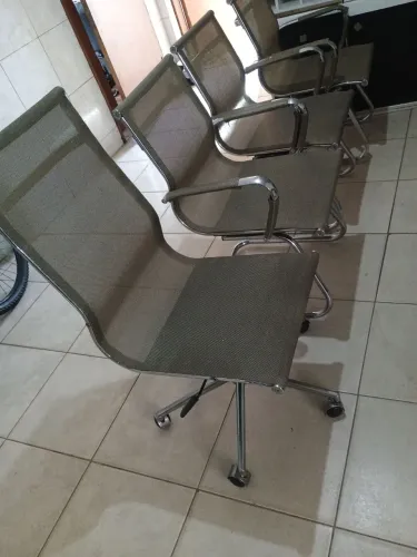 Cadeiras para escritório telinha de nylon 350 cada ou  1200 as 4