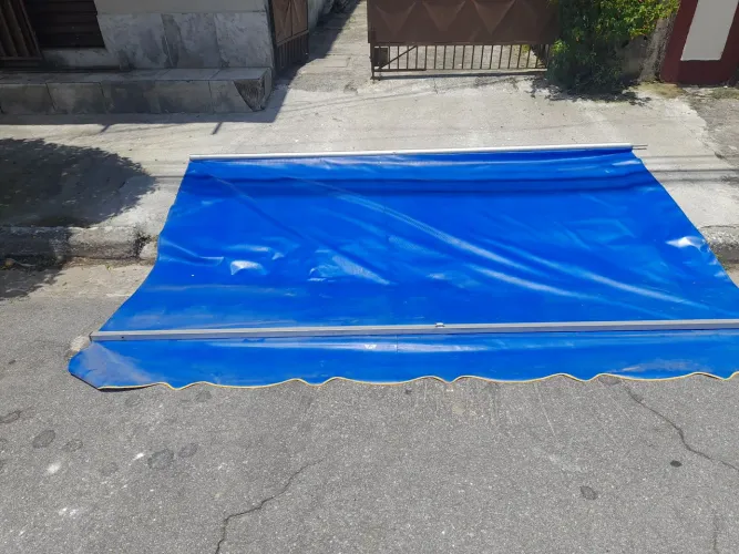 Vende-se toldo 3m X 2.10m