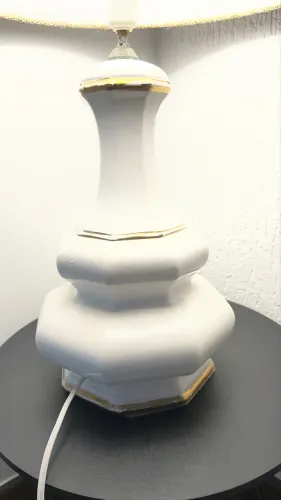 Abajur de porcelana estilo Della Robia