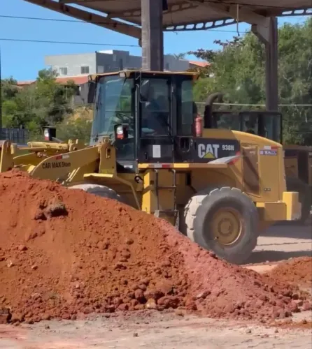Vendo ou Troco por Caminhão Caçamba ou Pick-up