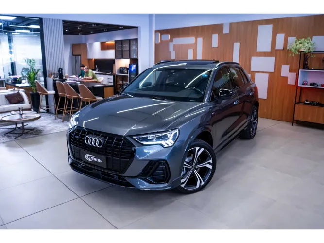 Audi Q3 SPB Perf. Black 2.0 TFSI Tipt. Quat. 2024