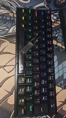 Teclado Mecânico Gamer sem fio Redragon Fizz Pro, Dois meses de uso