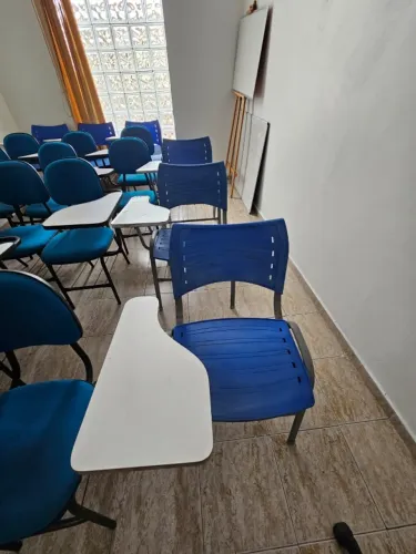 Cadeira Universitária de Polipropileno
