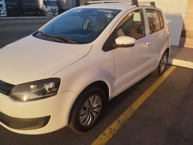 Volkswagen Fox Bluemotion 1.0 MI Total Flex 12V 5P 2014