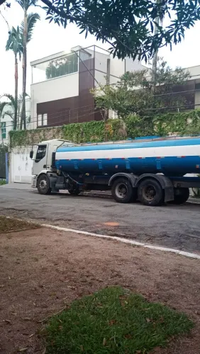Vendo caminhão volvo 270
