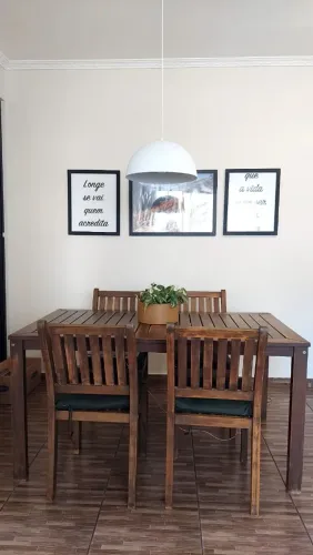 Mesa madeira 1,50 x 0,85 tok stok com 4 cadeiras