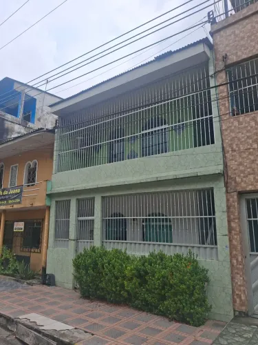 Alugo Casa em Av. Principal em Petropoles