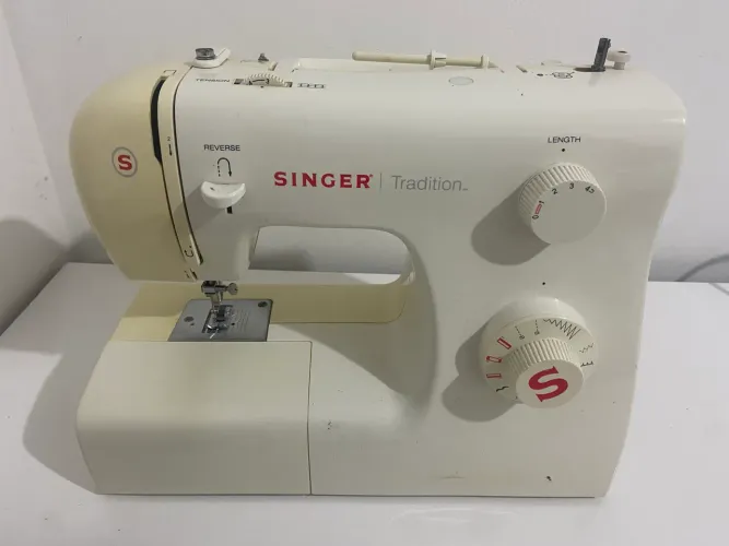 Máquina de costura Singer