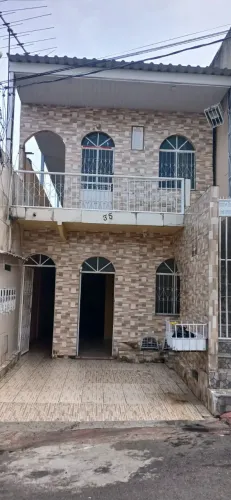Vende-se LINDISSÍMA VILA