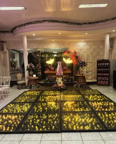 Locação para festas e eventos - Pistas de Led, Túneis, Plataformas 360°, etc.