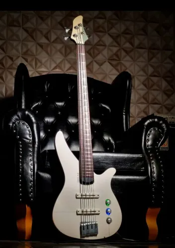 Contra baixo Yamaha RBX A2