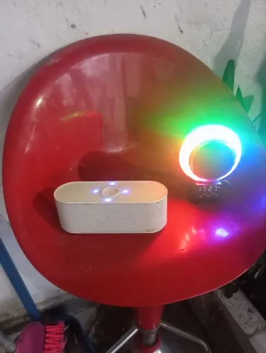 vendo caixinhas Bluetooth fala alto