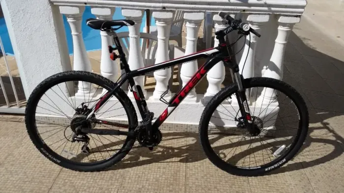Bike marca TREK aro 29" quase zerada