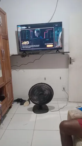 tv 43 polegadas menos de 1 ano de uso