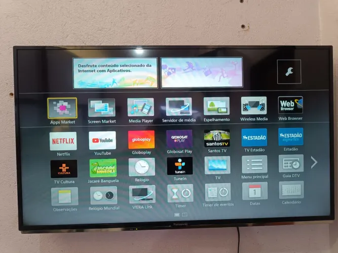 Vende-se uma TV 40 polegadas Panasonic smart funcionando perfeitamente