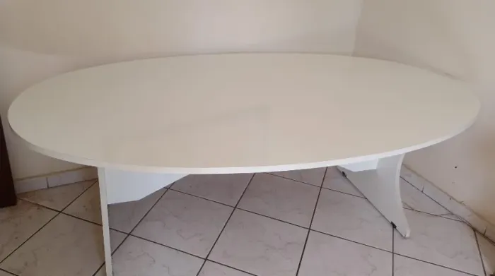 Mesa redonda branca