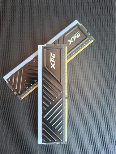 Memória Ram Ddr4 3200mhz 8gb Xpg Spectrix Rgb