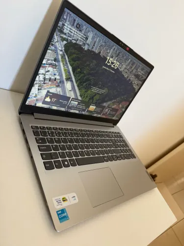 Notebook Lenovo Ideapad 1 15iru7 Intel Core i3-1315u 8gb 256gb Ssd Windows 11 15.6