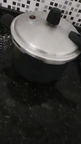 Panela de pressão nova !!