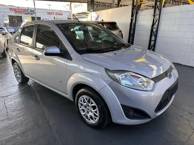 Ford Fiesta Sedan SE 1.6 8V Flex 4P 2014