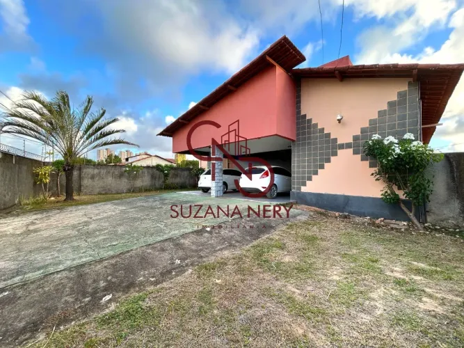 Casa a venda em Candelaria com 4 quatos