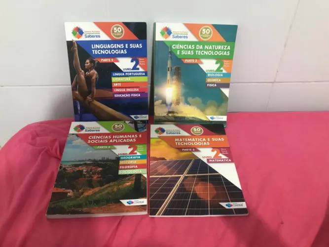 Livros didáticos do segundo ano do ensino médio (Editora Construir)