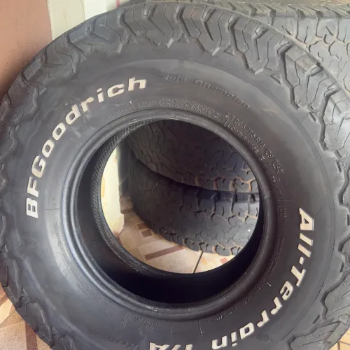 Pneus BF 295/75/16