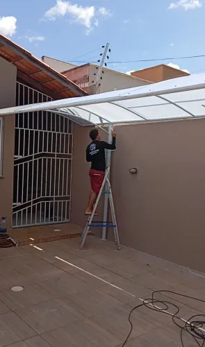 Fábrico toldo de policarbonato