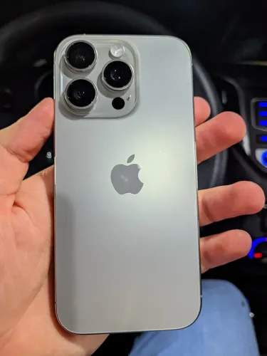 iPhone 16 pro natural