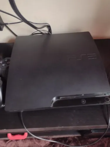 PS3 com dois controles e mais de 5000 jogos na memória 
