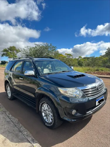 Toyota Hilux SW4 SRV D4-d 4X4 3.0 TDI Dies. AUT 2012