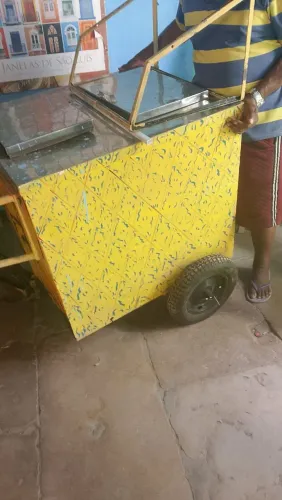 Vende-se este carro para venda ambulante
