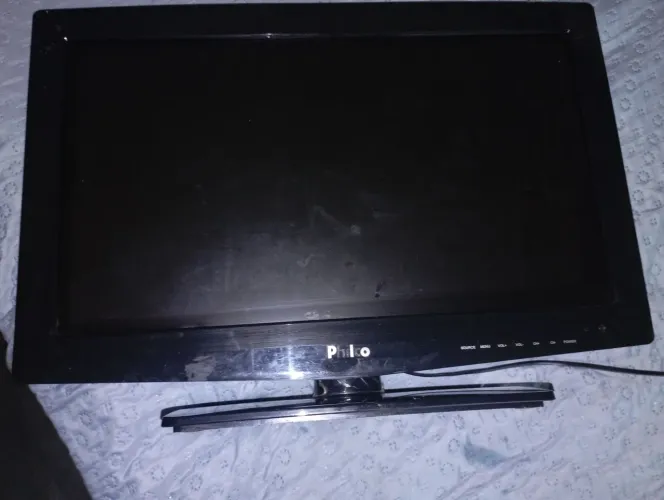 TV Philco 22" LED Full HD - Perfeita p/ Monitor ou Quarto (HDMI/VGA/Conversor)