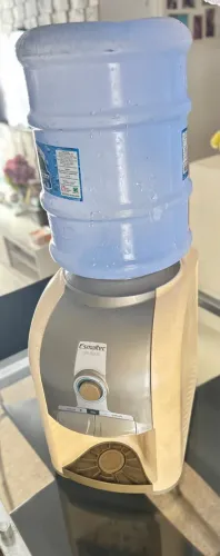 Gelagua com garrafão