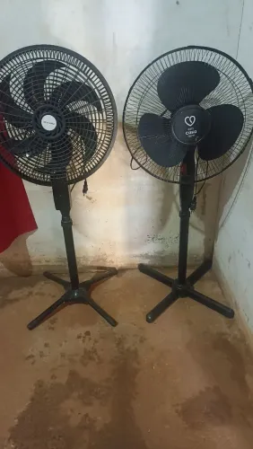2 ventilador pedestal semi-novo