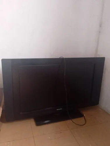 Televisão Filipes com defeito para retirada de peças ou para quem queira arruma la
