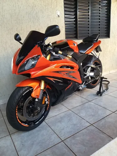 VENDE-SE UM YAMAHA YZF-R6 ANO 2009